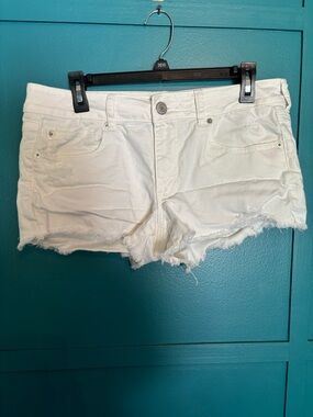 American Eagle White Distressed Denim Stretch Jean Shortie Shorts Size 12